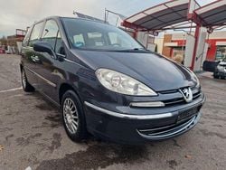 Grau Gebraucht 2008 Peugeot 807 Family Van / Kleinbus | 1.690 € (Fairer Preis)