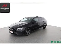 Schwarz Gebraucht 2022 Mercedes CLA180 Shooting Brake AMG Kombi | 24.879 € (Fairer Preis)