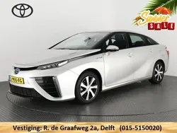 Grau Gebraucht 2017 Toyota Mirai Executive Limousine | 17.900 €