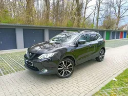 Schwarz Gebraucht 2015 Nissan Qashqai Tekna SUV | 14.300 €