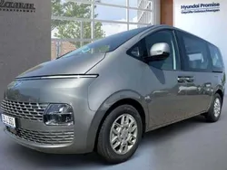 Olivine grey / met Gebraucht 2024 Hyundai Staria Trend Van | 48.990 € (Fairer Preis)