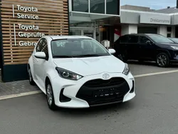 Weiß Neu 2024 Toyota Yaris Hybrid Business Edition Limousine | 23.990 € (Fairer Preis)