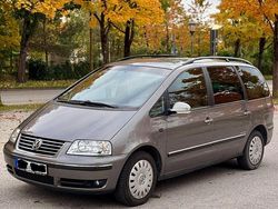 Grau Gebraucht 2009 VW Sharan Van / Kleinbus | 9.800 €