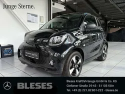 Bodypanels in black Gebraucht 2024 Smart ForTwo Electric Drive Passion Exclusive Cabrio | 19.400 € (Etwas zu teuer)