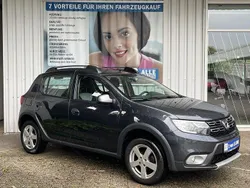 Grau Gebraucht 2020 Dacia Sandero Lauréate Kleinwagen | 9.887 € (Fairer Preis)