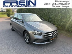 Grau Gebraucht 2020 Mercedes B180 Van / Kleinbus | 23.490 € (Fairer Preis)
