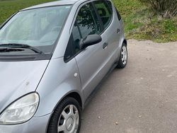 Silber Gebraucht 1999 Mercedes A140 Kleinwagen | 999 € (Guter Preis)