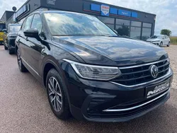 Schwarz Gebraucht 2023 VW Tiguan Edition SUV | 22.490 € (Superpreis)