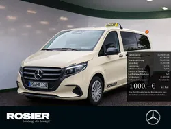 Beige / hellelfenbein Gebraucht 2025 Mercedes Vito Van / Kleinbus | 66.581 €