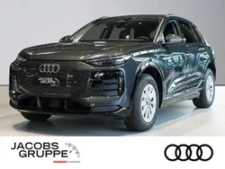 Grau Neu 2025 Audi Q6 e-tron Ambiente SUV | 63.980 €