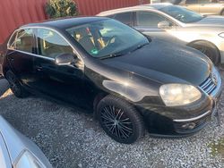 Schwarz Gebraucht 2006 VW Jetta Comfortline Limousine | 1.700 € (Superpreis)