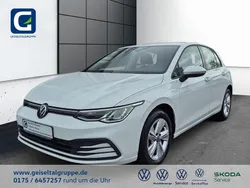 Weiß Gebraucht 2022 VW Golf VIII Life Limousine | 20.430 € (Fairer Preis)