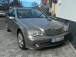 Gold Gebraucht 2005 Mercedes C220 Limousine | 3.300 € (Fairer Preis)