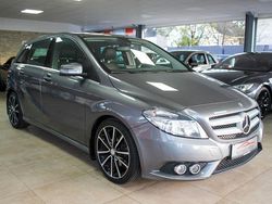 Grau Gebraucht 2014 Mercedes B200 Van / Kleinbus | 12.999 € (Fairer Preis)