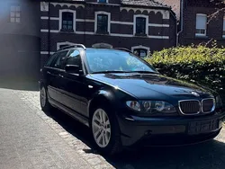 Schwarz Gebraucht 2004 BMW 320 Kombi | 4.000 € (Etwas zu teuer)