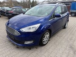 Blau Gebraucht 2016 Ford Grand C-Max Titanium Van / Kleinbus | 10.900 € (Guter Preis)