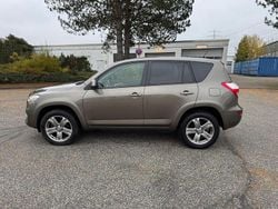 Braun Gebraucht 2011 Toyota RAV4 Executive SUV | 8.999 € (Fairer Preis)
