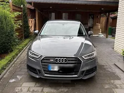 Grau Gebraucht 2017 Audi A3 Sportback S-Line Limousine | 19.300 € (Teuer)