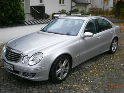 Silber metallic Gebraucht 2007 Mercedes E200 Avantgarde Limousine | 12.500 €