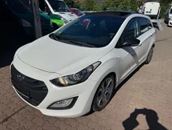 Weiß Gebraucht 2015 Hyundai i30 Kombi | 7.950 € (Guter Preis)