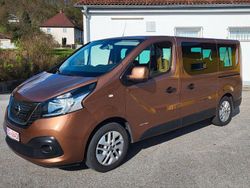 Braun Gebraucht 2017 Nissan NV300 Premium Edition Van | 21.500 € (Teuer)