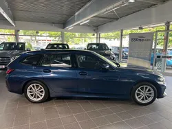 Blau Gebraucht 2023 BMW 318 Sport Line Kombi | 31.950 € (Fairer Preis)
