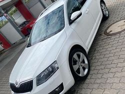 Weiß Gebraucht 2014 Skoda Octavia Elegance Kombi | 10.500 € (Guter Preis)