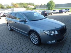 Grau Gebraucht 2011 Skoda Superb Elegance Kombi | 9.990 € (Teuer)