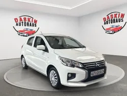 Weiß Gebraucht 2021 Mitsubishi Space Star Basis Limousine | 7.950 € (Guter Preis)