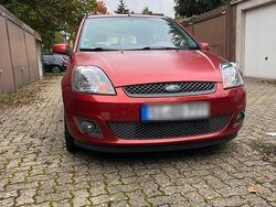 Rot Gebraucht 2008 Ford Fiesta Kombi | 1.700 € (Guter Preis)