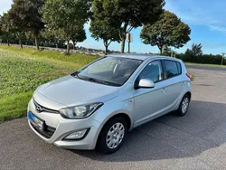 Silber Gebraucht 2013 Hyundai i20 Kleinwagen | 2.000 € (Fairer Preis)