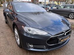 Grau Gebraucht 2016 Tesla Model S Performance Limousine | 25.900 € (Superpreis)