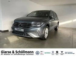 Grau Gebraucht 2025 VW Tiguan Life SUV | 43.950 €