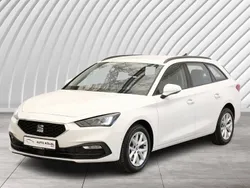 "candy" weiss Gebraucht 2023 Seat Leon Style Kombi | 24.990 € (Fairer Preis)