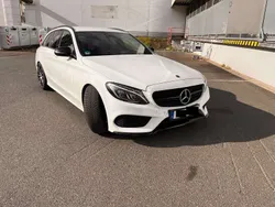 Weiß Gebraucht 2018 Mercedes C300 AMG line Kombi | 23.450 € (Fairer Preis)