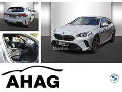 Schwarz Neu 2025 BMW 120 M Sport Kleinwagen | 40.890 € (Etwas zu teuer)