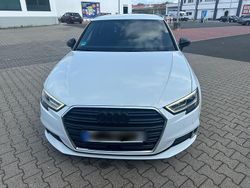 Weiß Gebraucht 2016 Audi A3 Sportback Kleinwagen | 14.399 € (Fairer Preis)