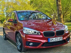 Rot Gebraucht 2015 BMW 218 Performance Kombi | 15.800 € (Etwas zu teuer)