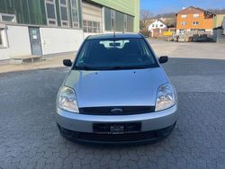 Silber Gebraucht 2004 Ford Fiesta Ambiente Kleinwagen | 1.950 € (Fairer Preis)