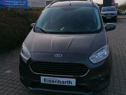 Grau Gebraucht 2019 Ford Tourneo Courier Titanium Van / Kleinbus | 12.990 € (Fairer Preis)
