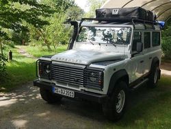 Weiß Gebraucht 2015 Land Rover Defender SE Kombi | 46.000 €