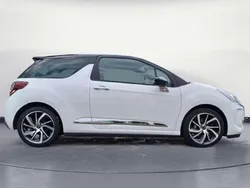 Lack weiss banquise + schwarz Gebraucht 2018 DS Automobiles DS3 Sport Chic Limousine | 11.730 € (Guter Preis)