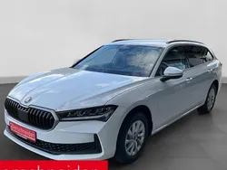 Weiss Neu 2025 Skoda Superb Essence Kombi | 40.990 € (Etwas zu teuer)