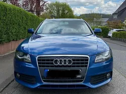 Blau Gebraucht 2011 Audi A4 Kombi | 5.900 €