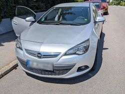 Silber Gebraucht 2011 Opel Astra GTC Coupé | 7.100 € (Etwas zu teuer)