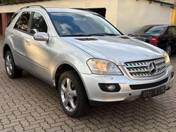 Silber Gebraucht 2005 Mercedes ML320 SUV | 2.900 € (Superpreis)