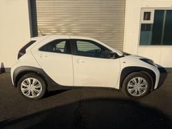 Weiß Gebraucht 2022 Toyota Aygo X X-play SUV | 11.450 € (Guter Preis)