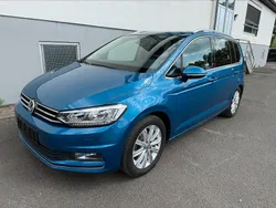 Blau Gebraucht 2016 VW Touran Highline Van / Kleinbus | 20.900 € (Fairer Preis)