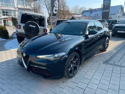 Nero vulcano, metallic Gebraucht 2017 Alfa Romeo Giulia Veloce Limousine | 29.900 € (Etwas zu teuer)
