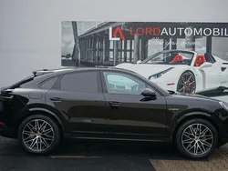 Schwarz Gebraucht 2024 Porsche Cayenne SUV | 99.990 €